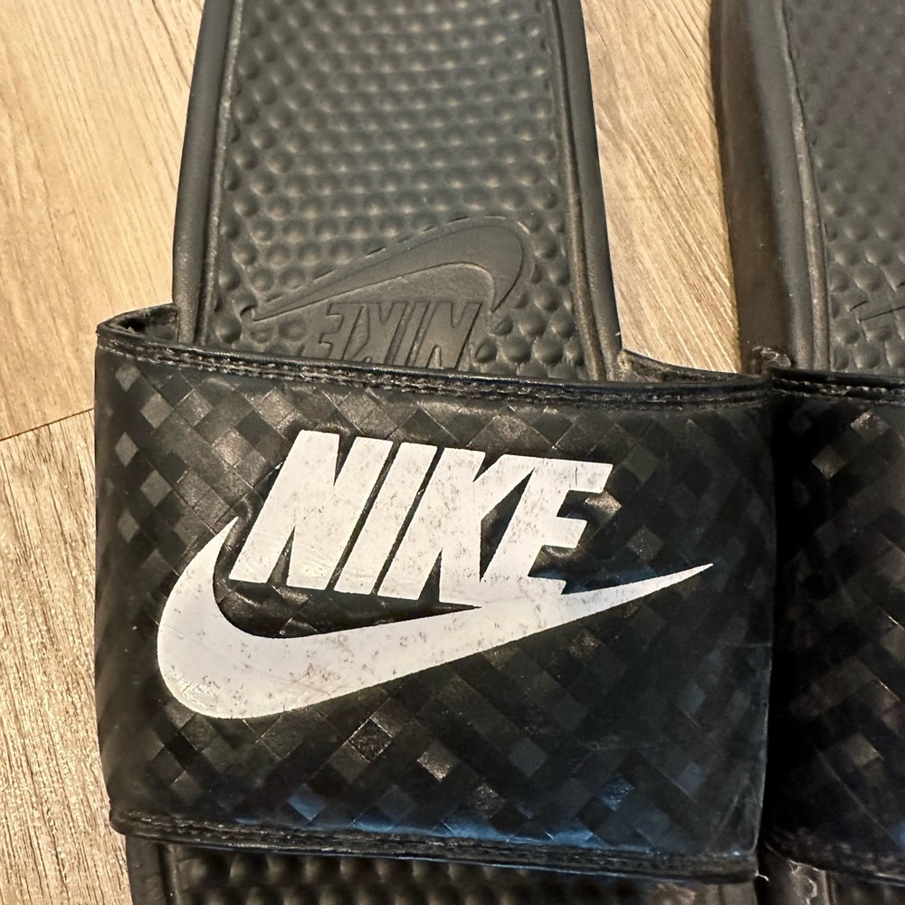 Nike Slides! - Picture 3 of 4